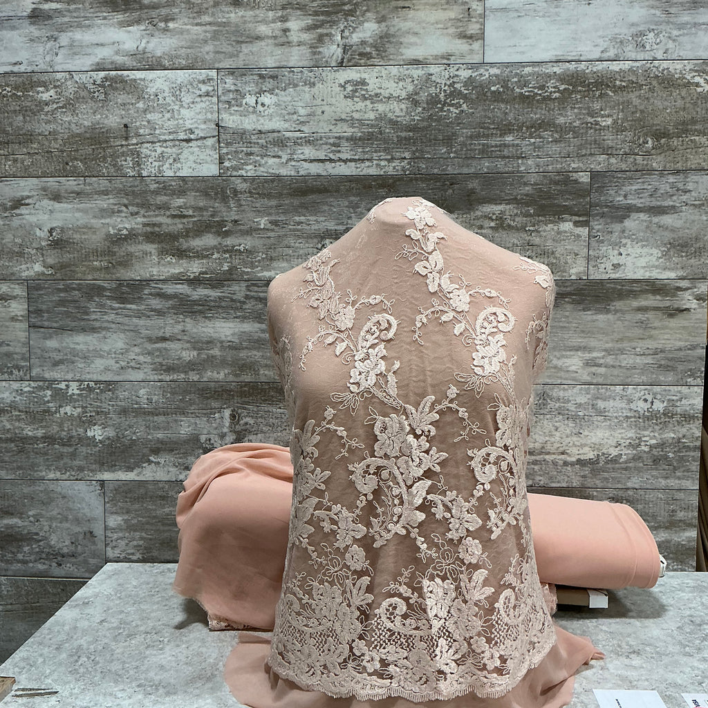 Trillium Blush 40 - Sold by the half yard