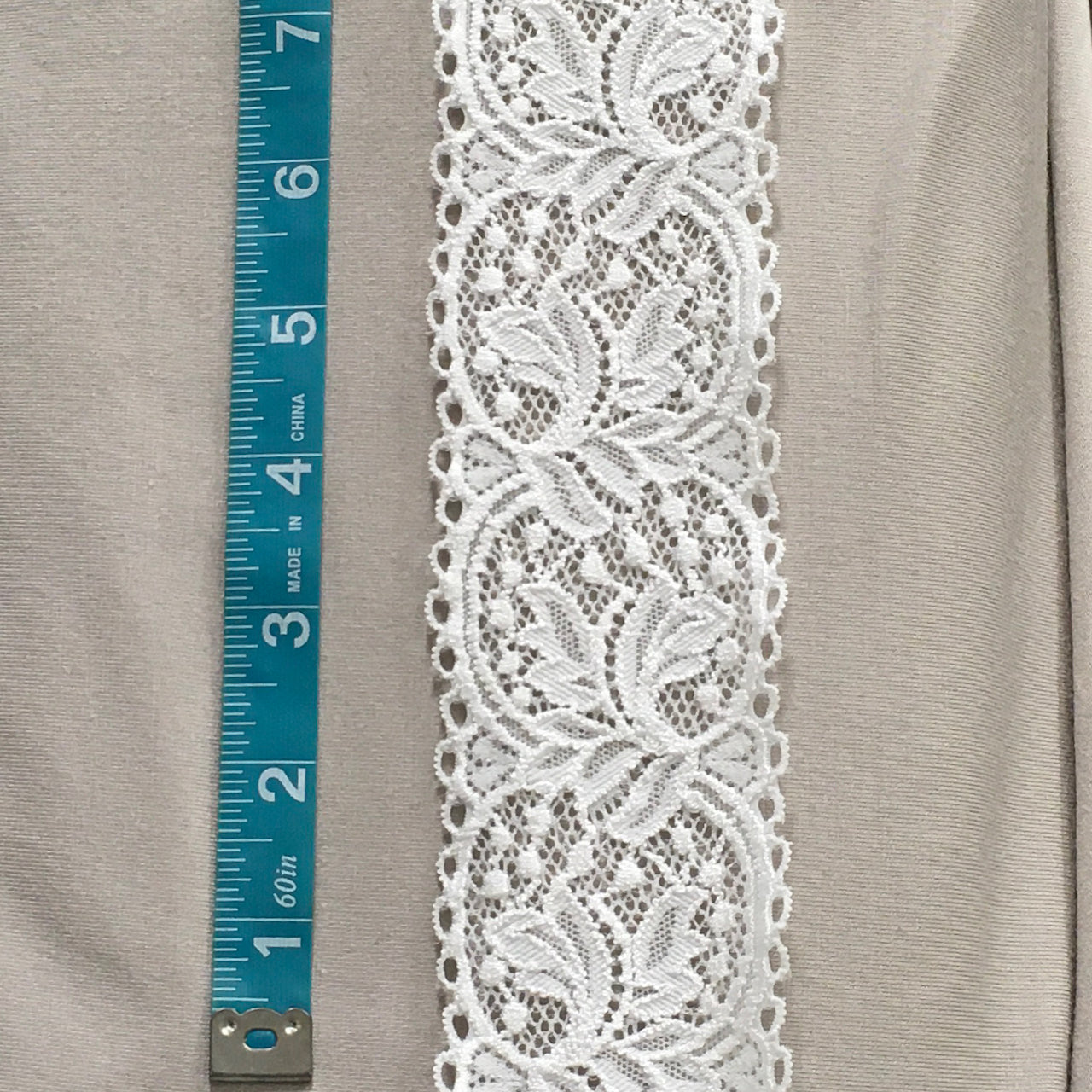 Trim Lace / Hidden Hearts White - Sold by the half yard
