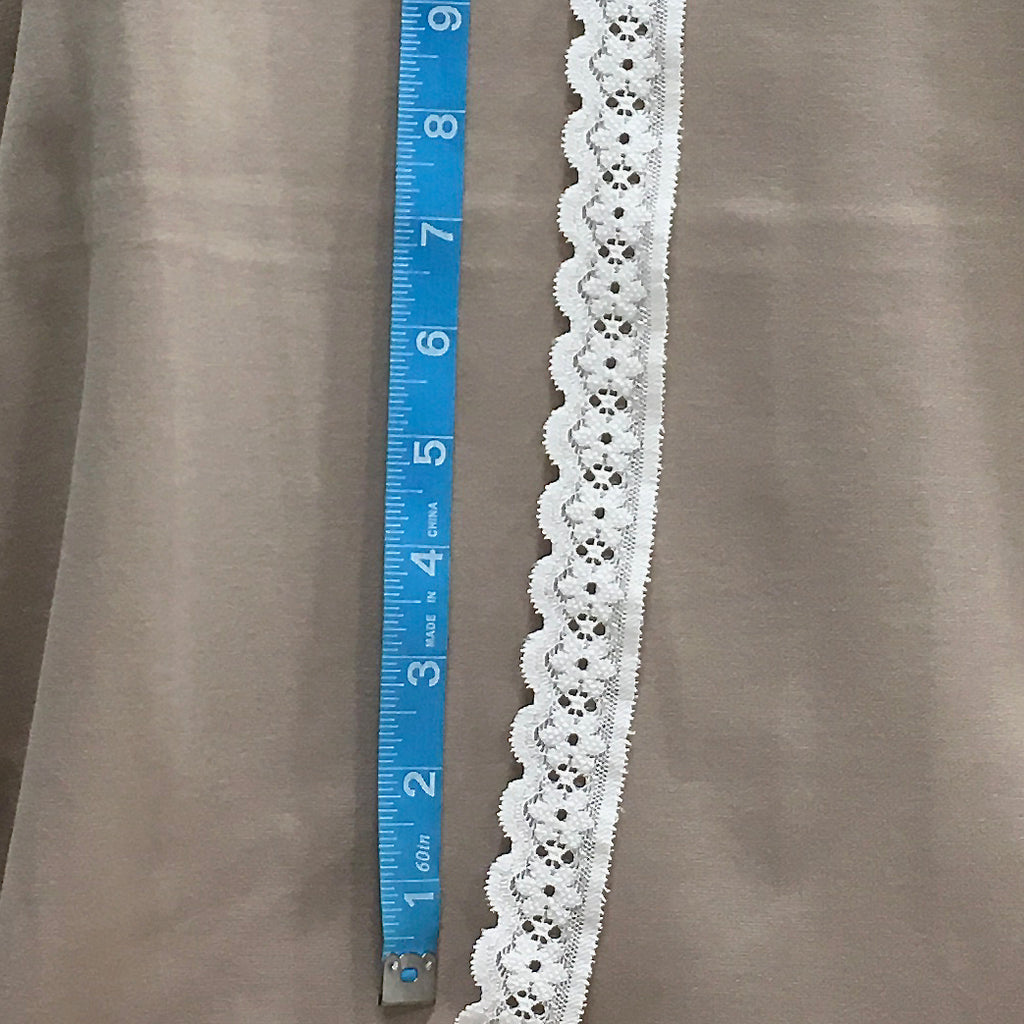Trim Lace / Small Daisy Scallop White - Sold by the half yard