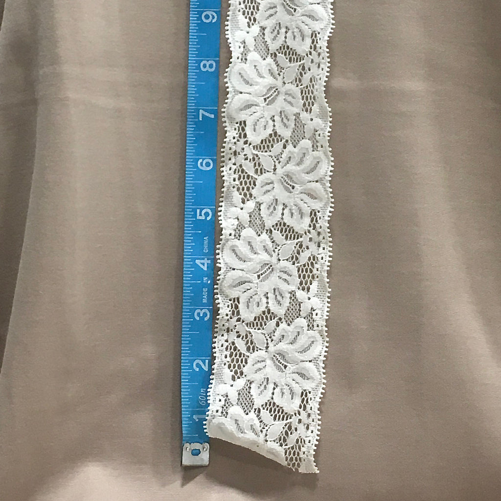 Trim Lace / Summer Garden Ivory - Sold by the half yard