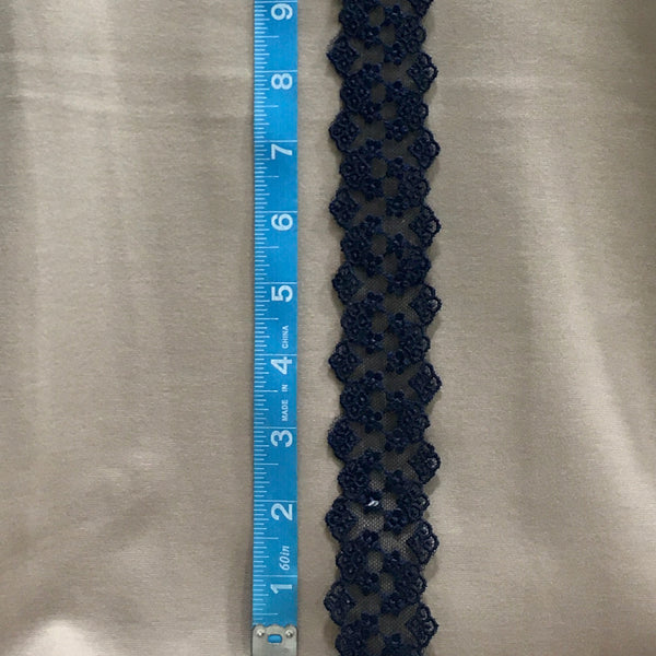 Trim Lace / Ditsy Daisy Navy - Sold by the half yard