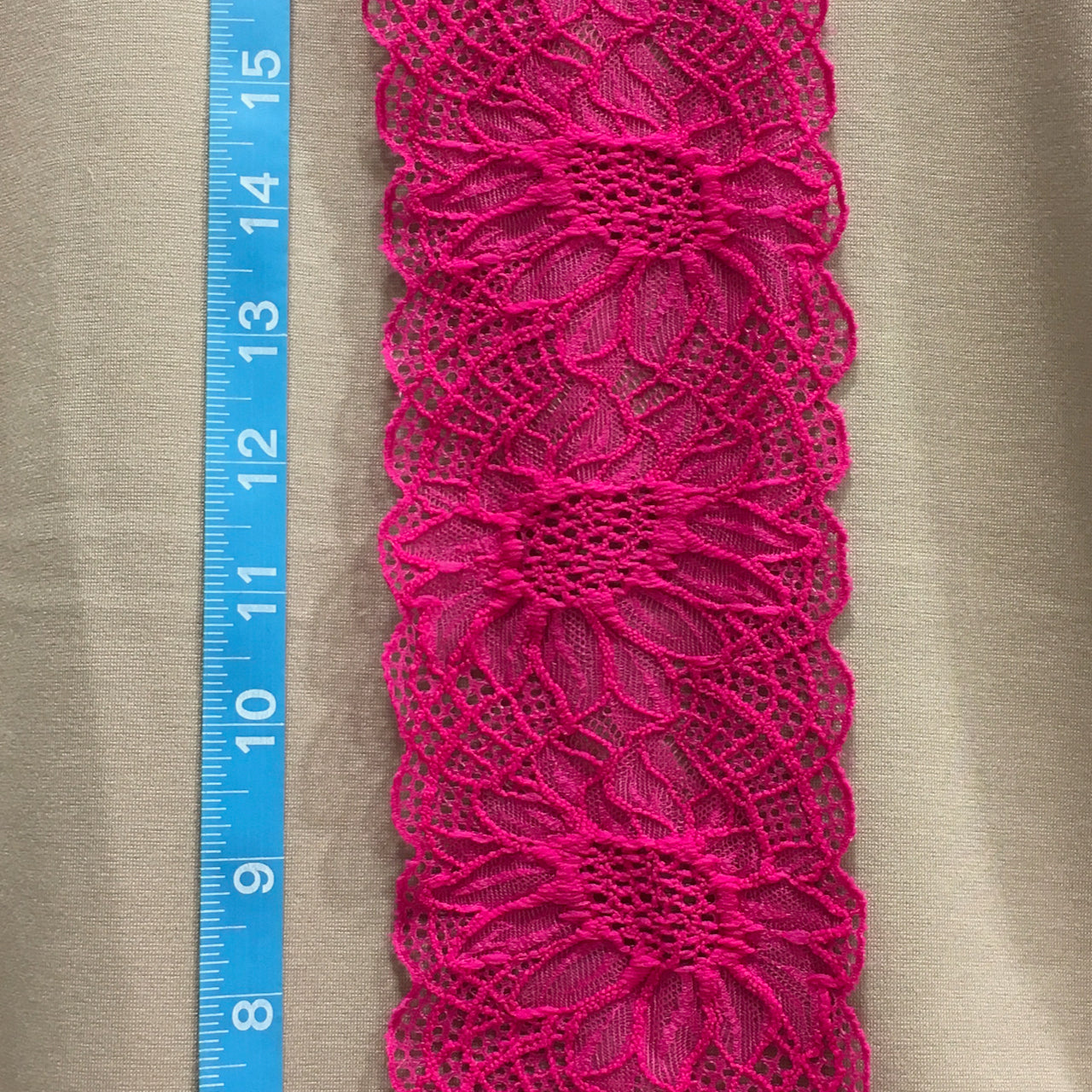 Trim Lace / Sunflowers Pink - Sold by the half yard