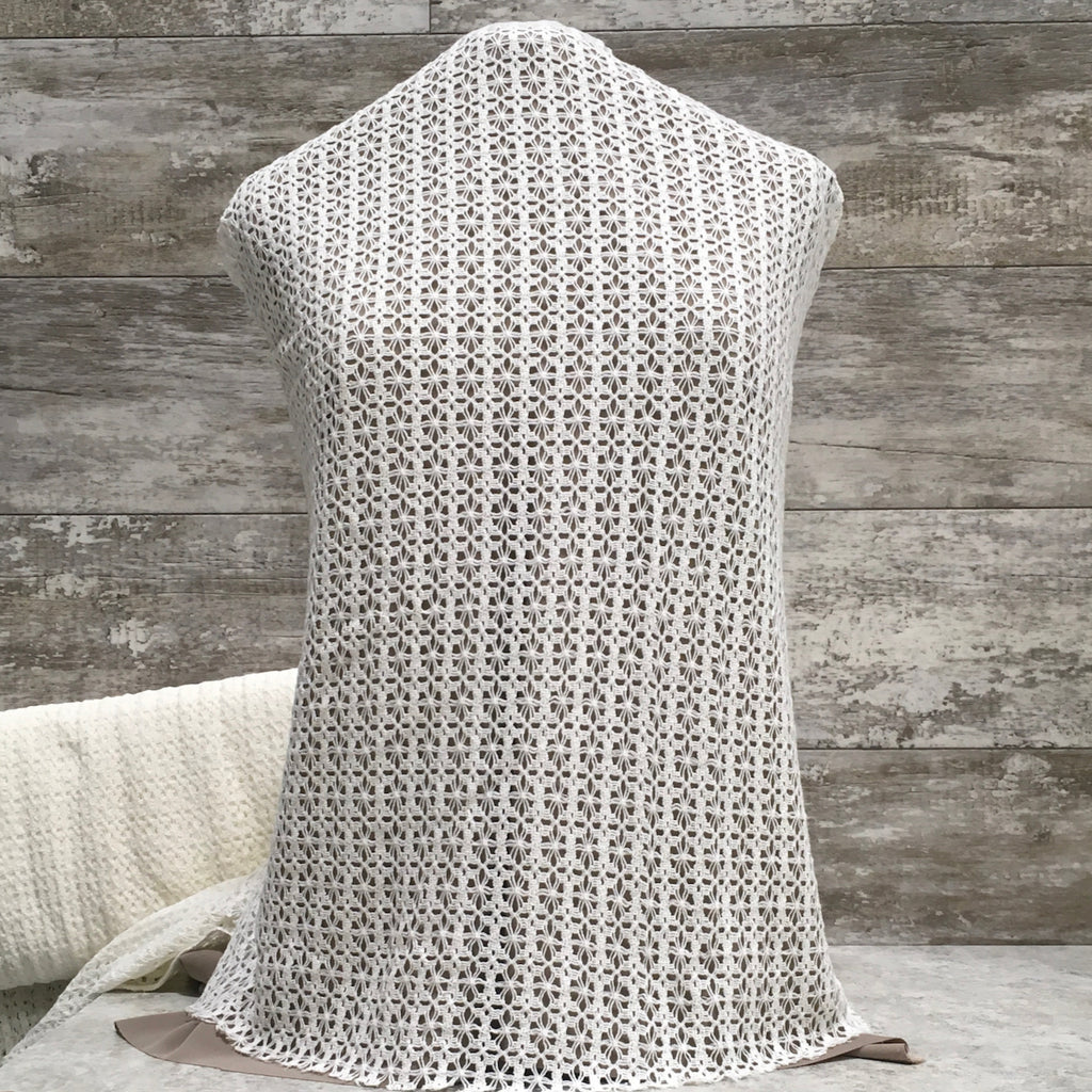 Mini Geometric Lace / Oyster - Sold by the half yard