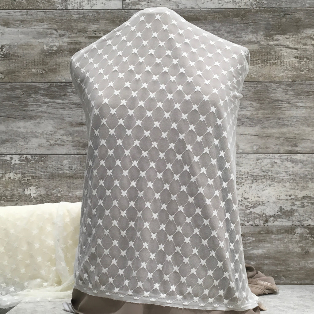 Shooting Star Stretch Lace / Oyster - Sold by the half yard