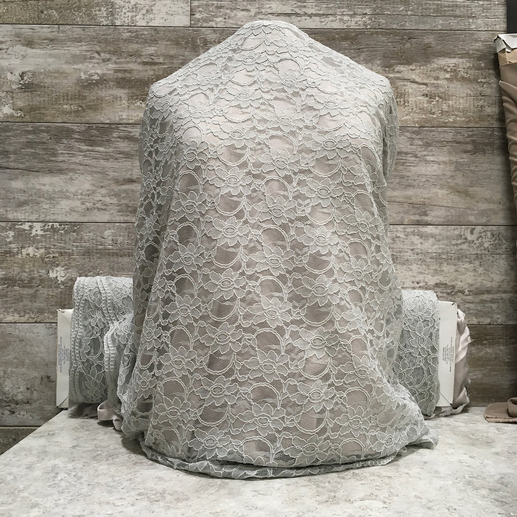 Xanna Lace - Sliver 80 | Sold by the half yard