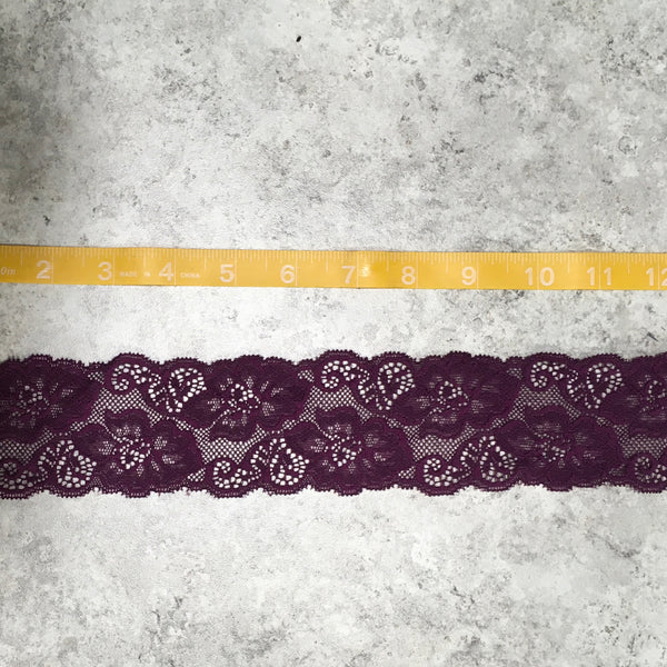 Trim Lace / Pretty Pansies Wineberry - Sold by the half yard