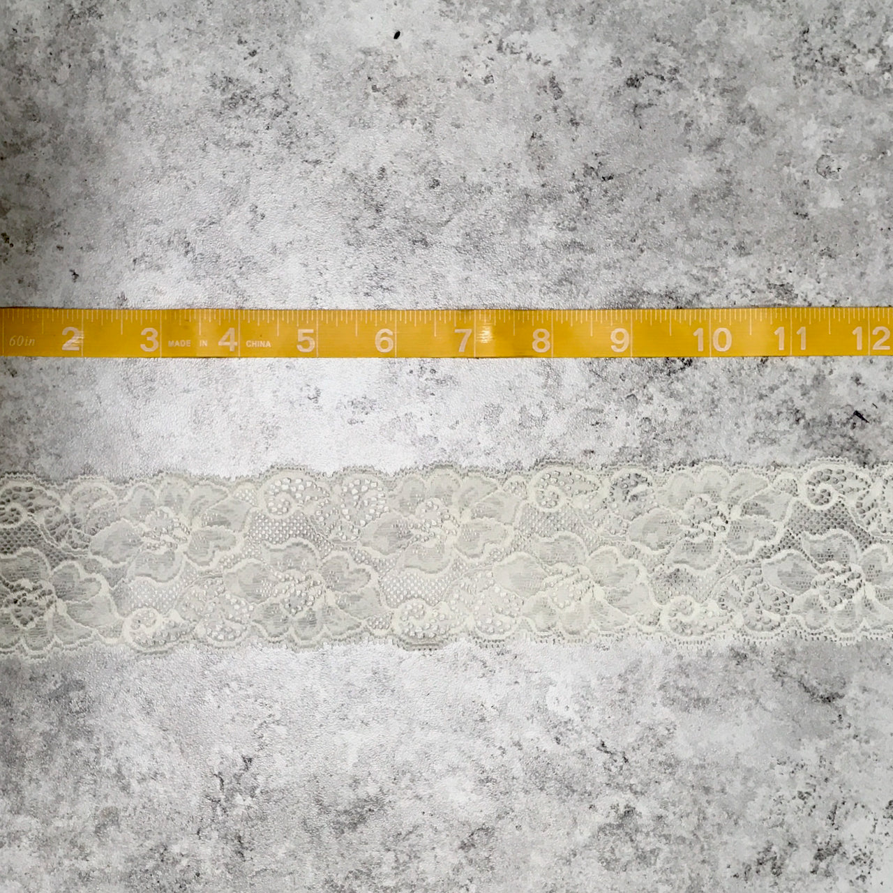 Trim Lace / Pretty Pansies Cream - Sold by the half yard