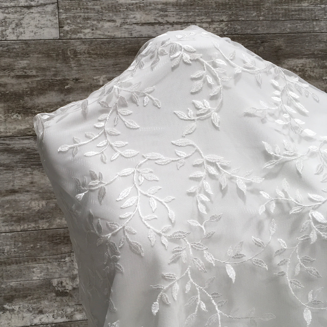 Bridal Lace / Lovely Leaf Mini - Sold by the half yard