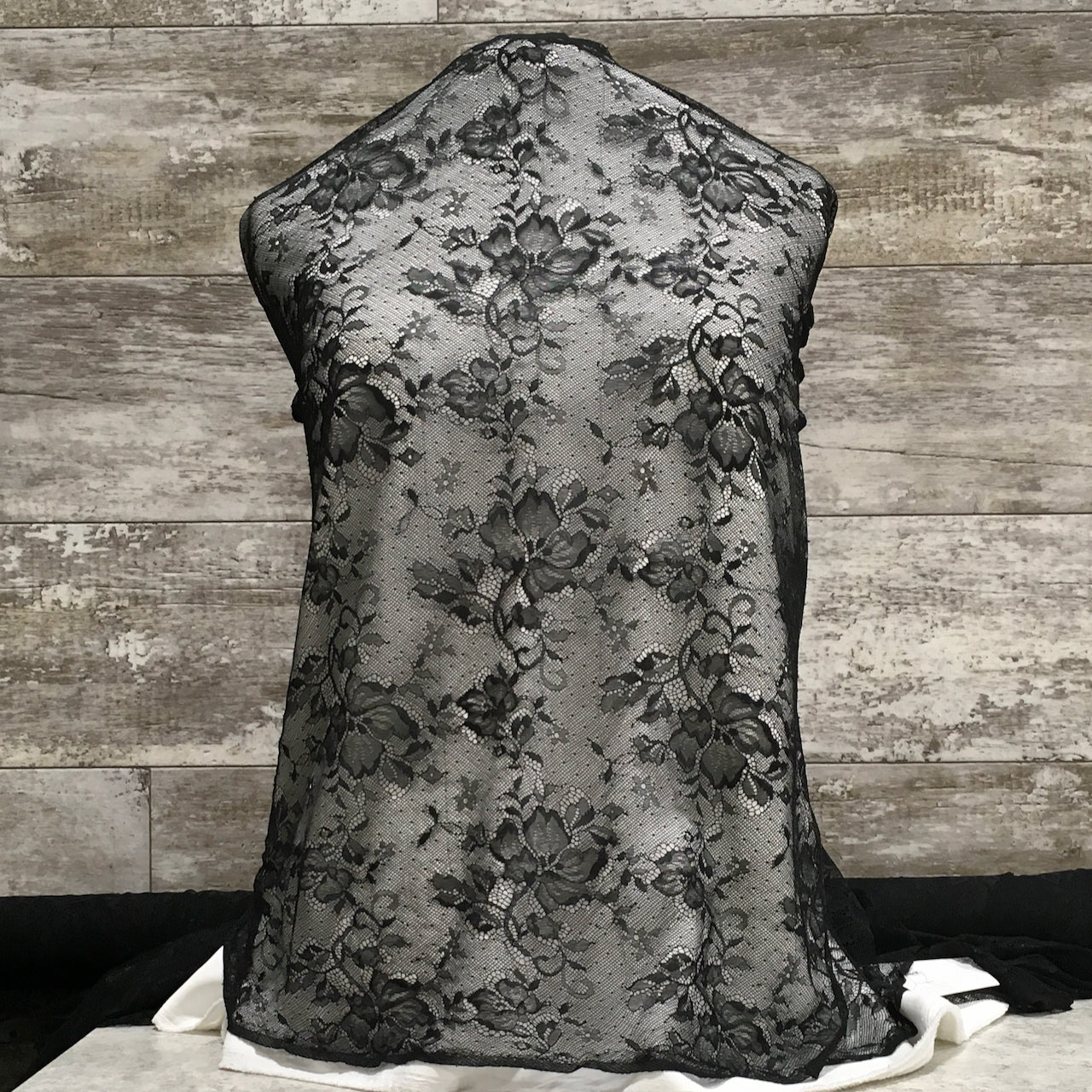 Chantilly Treasure Lace / Black - Sold by the half yard